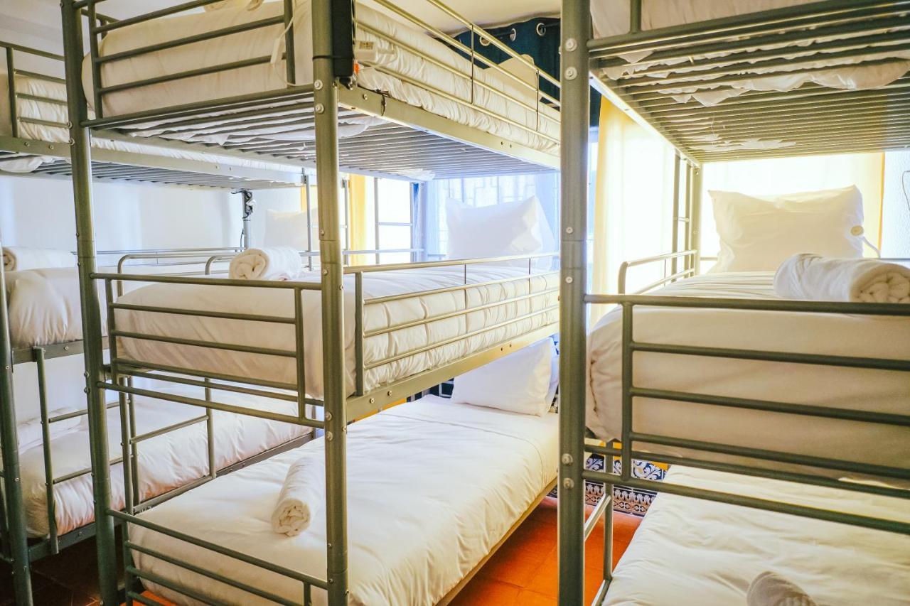 Help Yourself Hostels - Restelo Lisboa 外观 照片