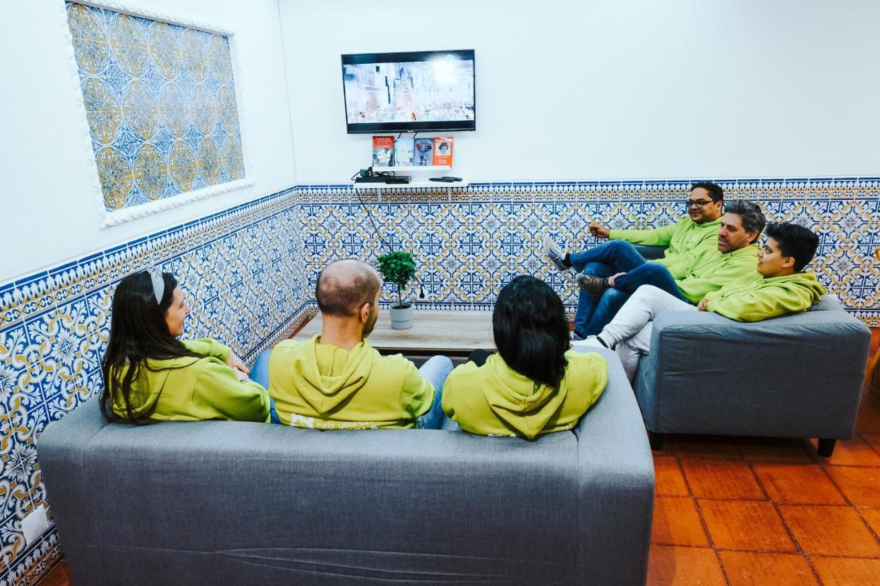 Help Yourself Hostels - Restelo Lisboa 外观 照片